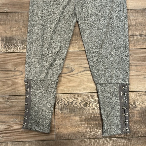 Chaser Gray Hook And Eye Joggers Size Small - Picture 6 of 8